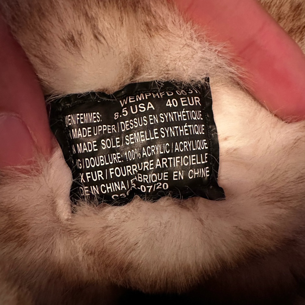 Fuzzy boots - Picture 5 of 5